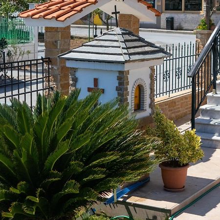 Aigli Luxury Studios Néa Ródha Exterior foto