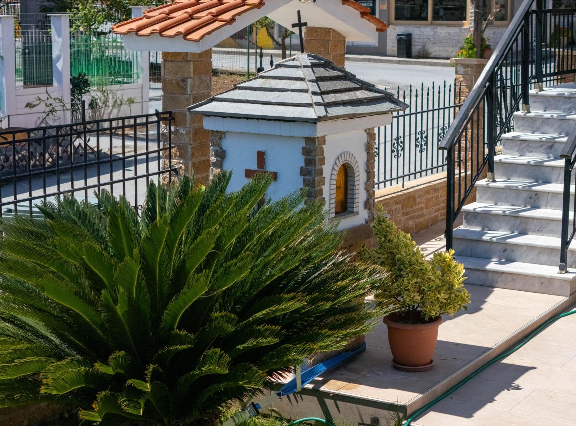 Aigli Luxury Studios Néa Ródha Exterior foto