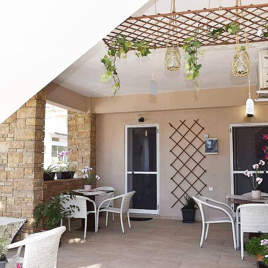 Aigli Luxury Studios Néa Ródha Exterior foto
